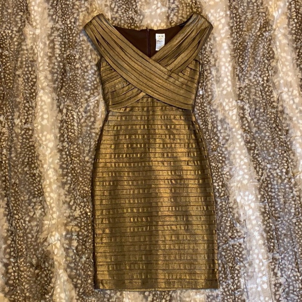 Stunning bronze Cache dress - Picture 3 of 8